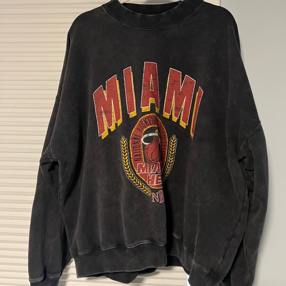 Abercrombie Miami Heat NBA crewneck